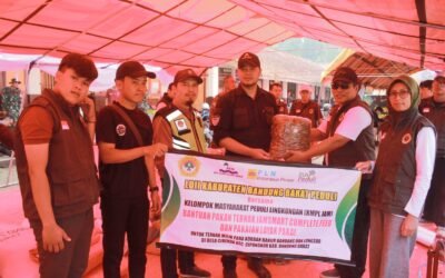 LDII Bandung Barat salurkan 1 Ton Pakan Ternak untuk Korban Banjir dan Longsor Desa Cibenda