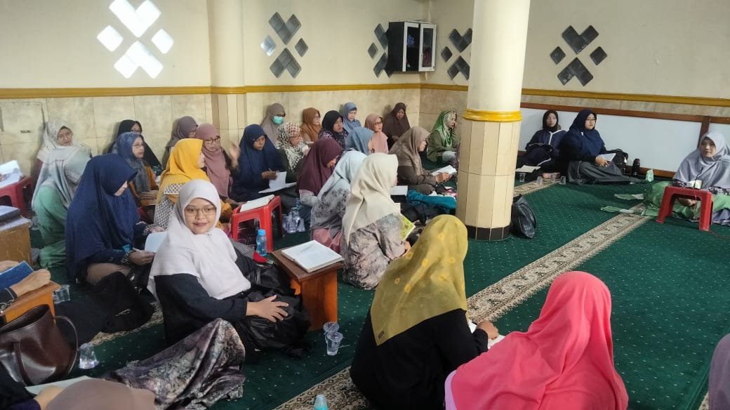Perkuat Peran Ibu dalam Pendidikan Anak, PC LDII Batujajar Gelar Pengajian Ibu-Ibu